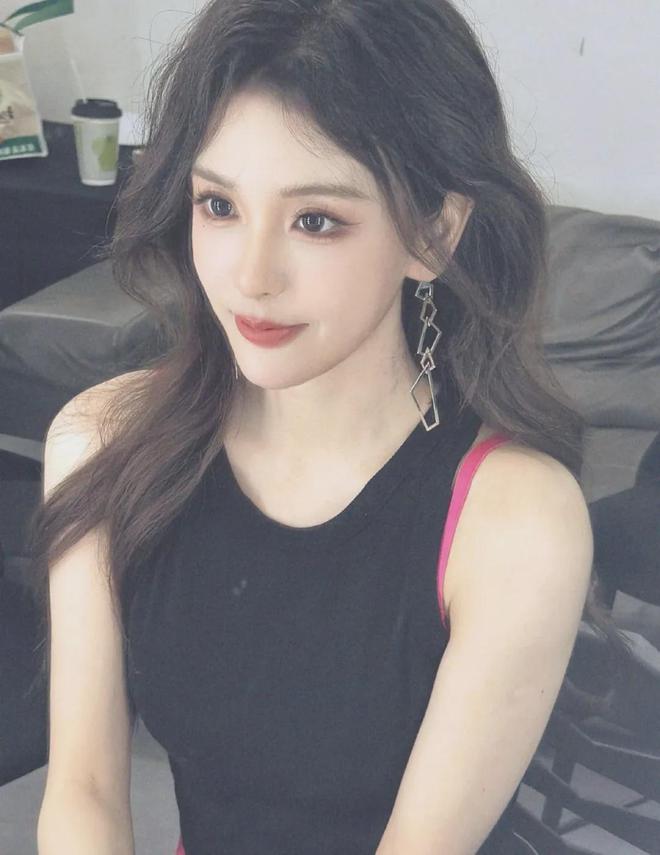 解说“电竞椅震动” 为何让粉丝疯狂？开元棋牌网站Rita小雨桑大美女电竞