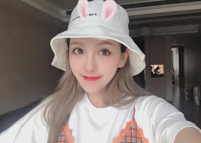 解说“电竞椅震动” 为何让粉丝疯狂？开元棋牌网站Rita小雨桑大美女电竞(图3)