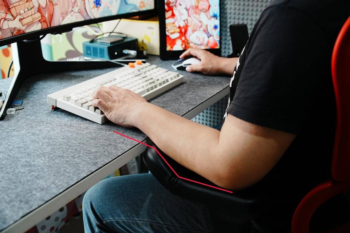 电竞工学椅选购指南功能材质都拉满就是不一样开元棋牌app买对不买贵？保友金豪雄鹰X9(图18)